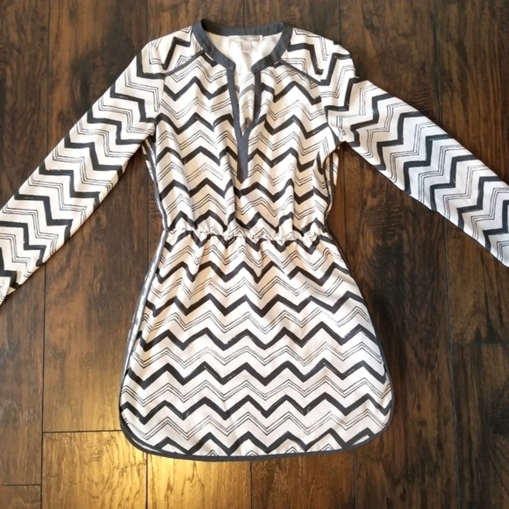 Cream Chevron Dress - Picture 2 of 4